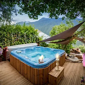 https://la-ferme-dangele.hotels-rhonealpes.com